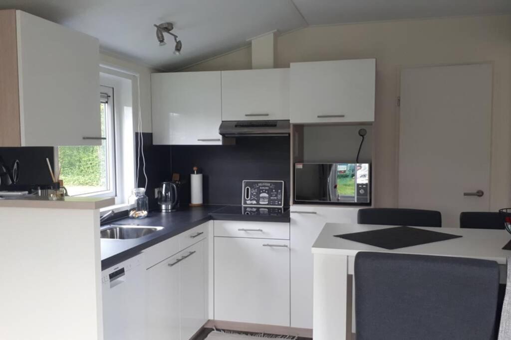 فيلا كوبلنسفي Ferienhaus Chalet Marc Am Moselbogen المظهر الخارجي الصورة