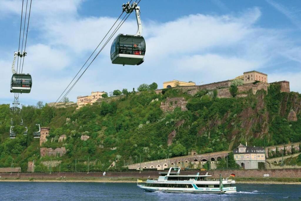 فيلا كوبلنسفي Ferienhaus Chalet Marc Am Moselbogen المظهر الخارجي الصورة